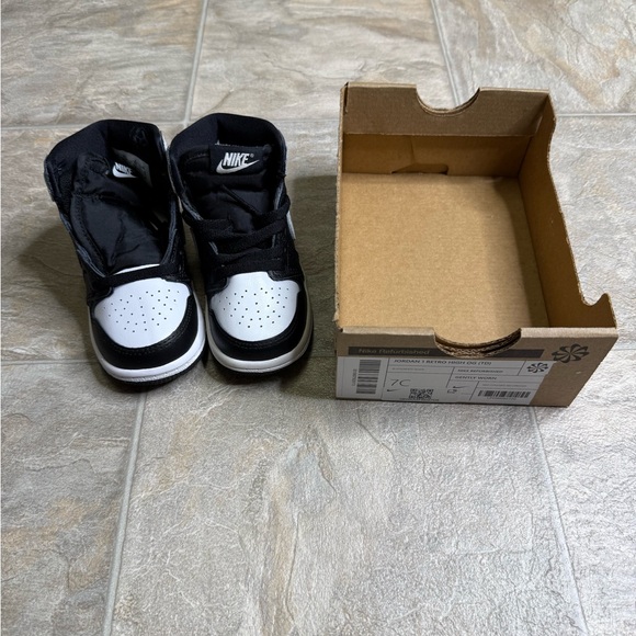 Air Jordan 1 Retro Hi OG Black White TD Shoe Size 7c Black FD1413-010 Preowned